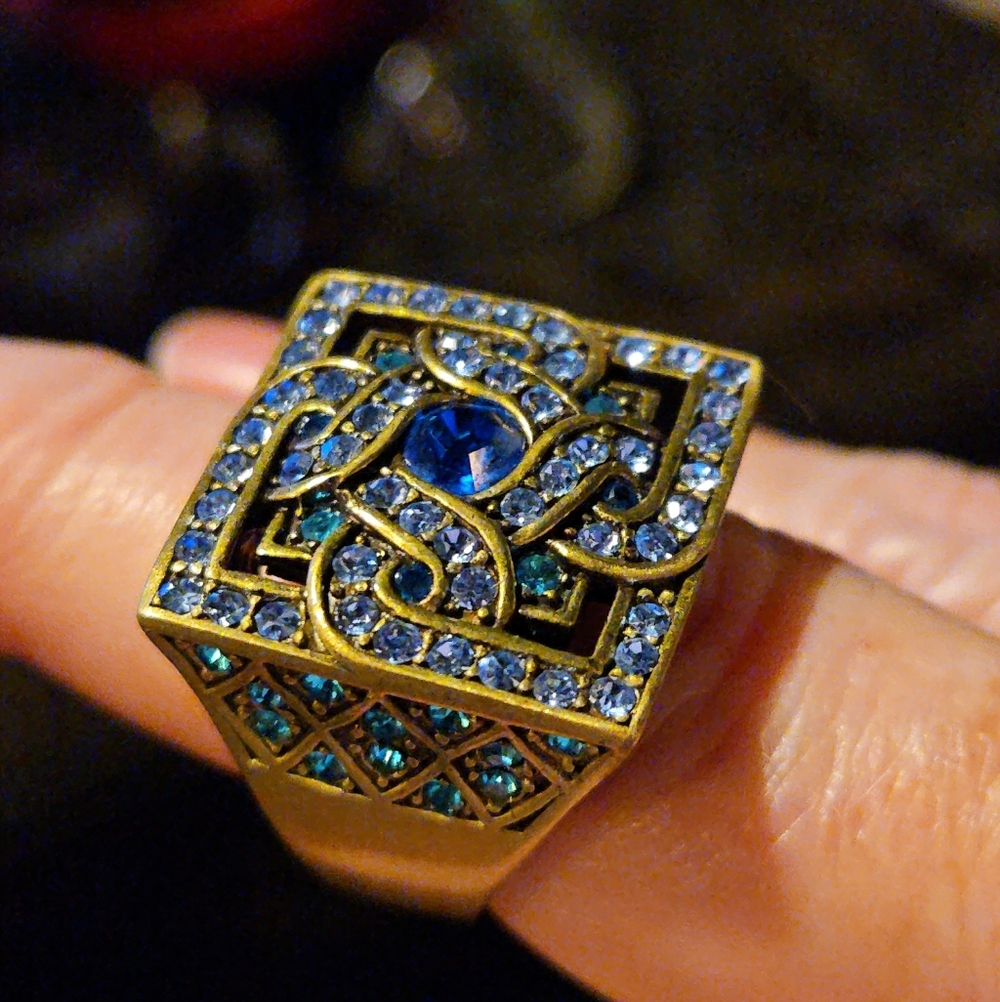 Statement RING Serindipity In Blue Women's Ring Size 10.5 Original Box Included